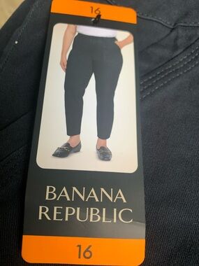 Banana Republic Black Ankle  Pants BNWT